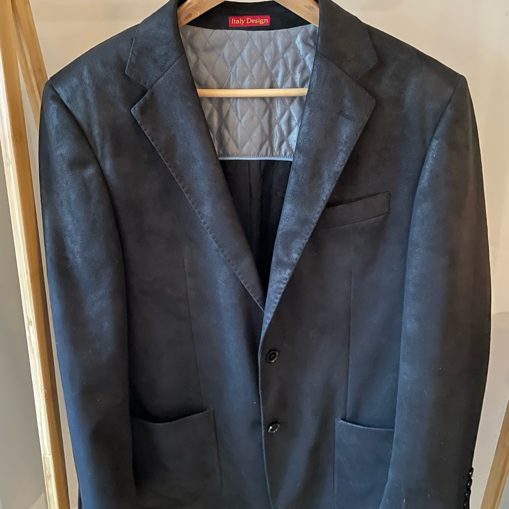 Italian jacket featuring decorative pick stitching